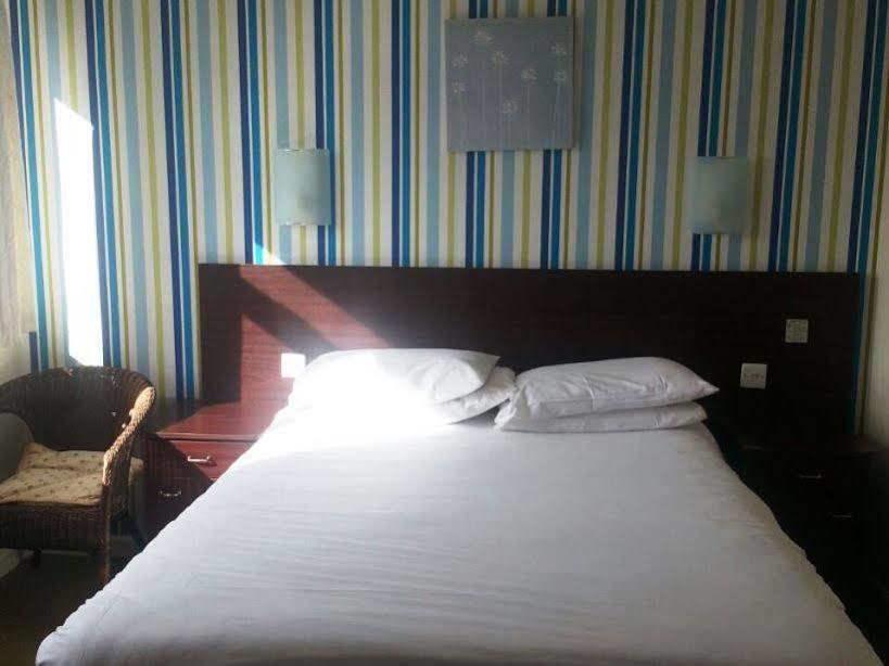 Bourne Hall Hotel Bournemouth Esterno foto